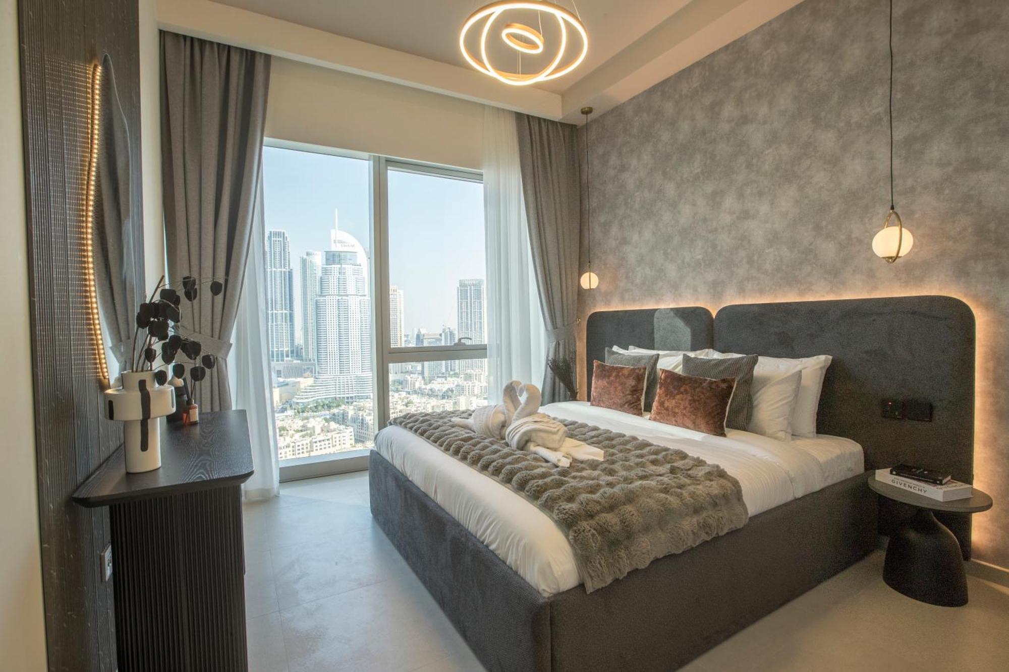 Full Burj Khalifa And Fountains Views Dubai
