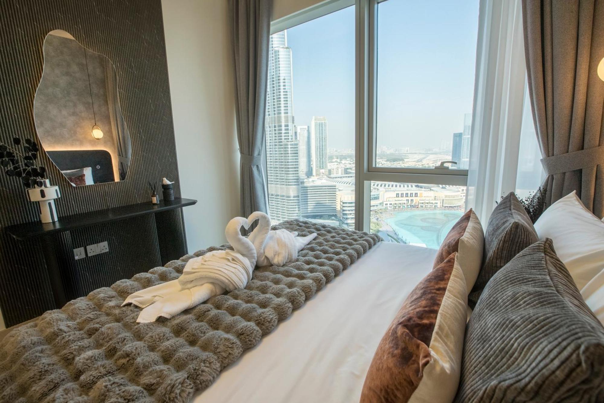Full Burj Khalifa And Fountains Views *