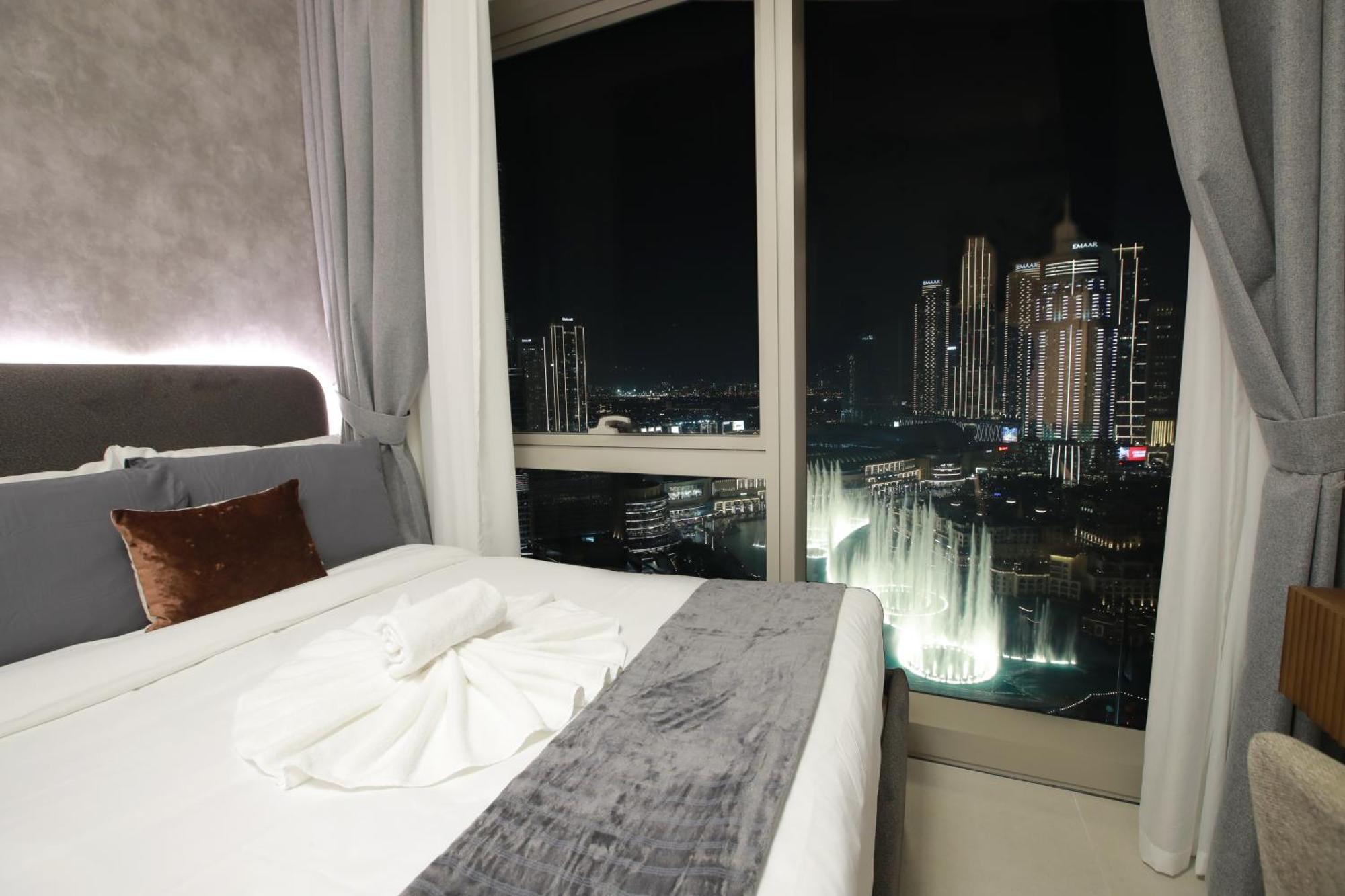 Full Burj Khalifa And Fountains Views *