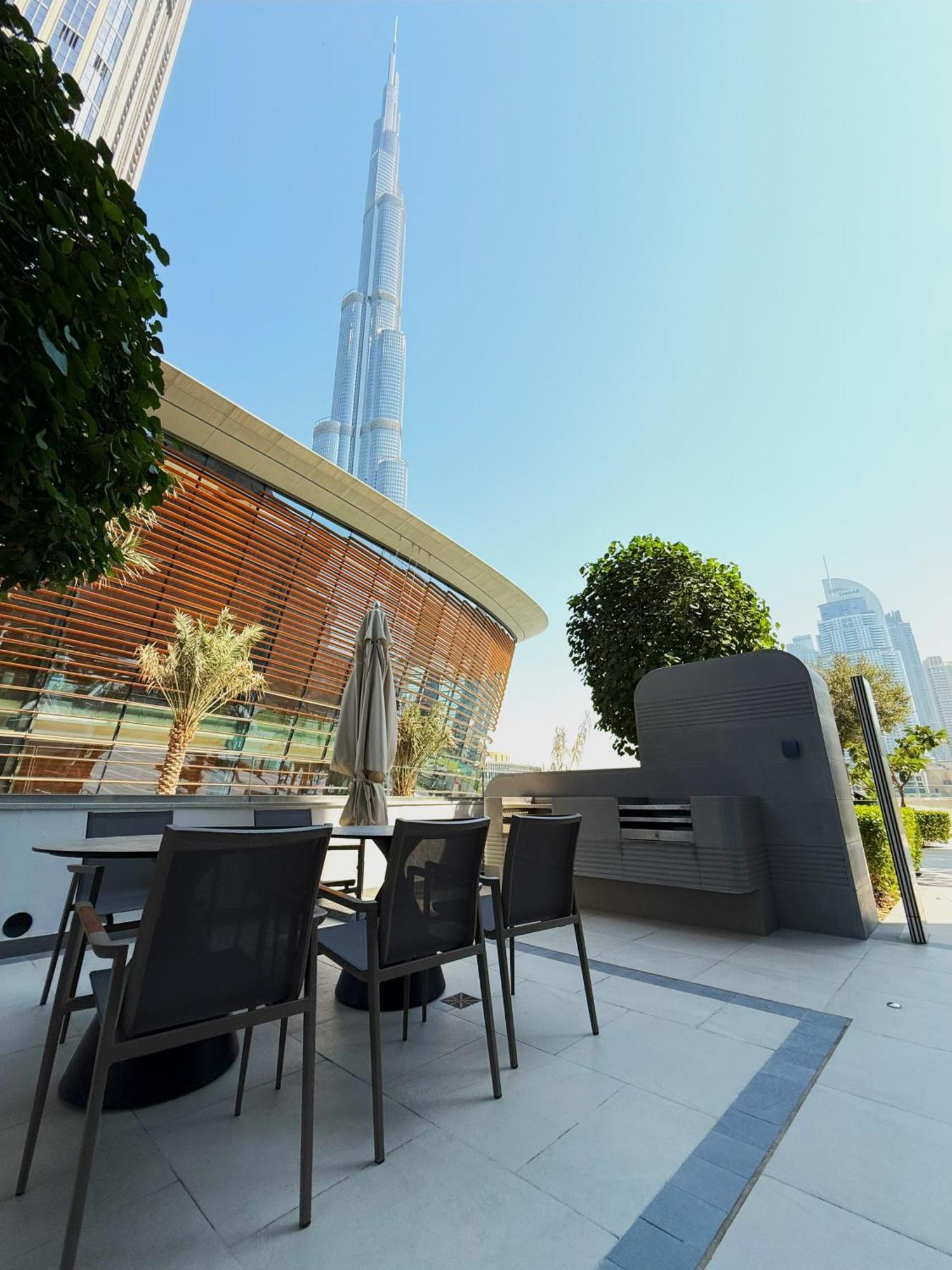 Full Burj Khalifa And Fountains Views Apartment Dubai